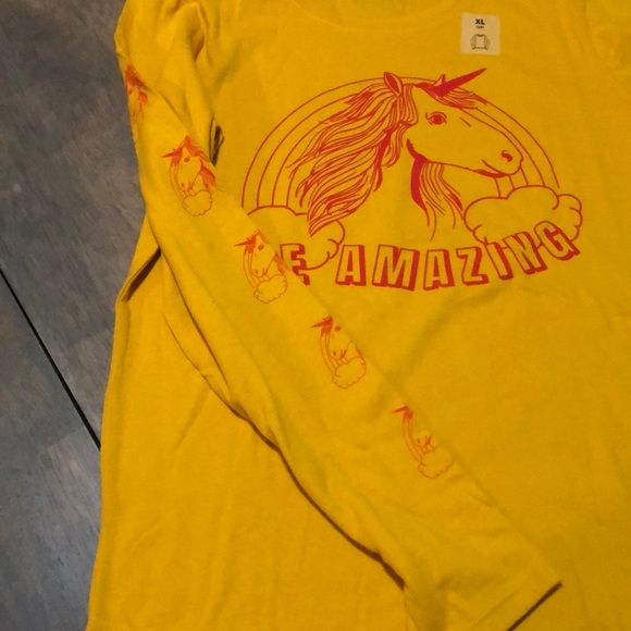 NWT Old Navy t-shirt - Picture 2 of 5